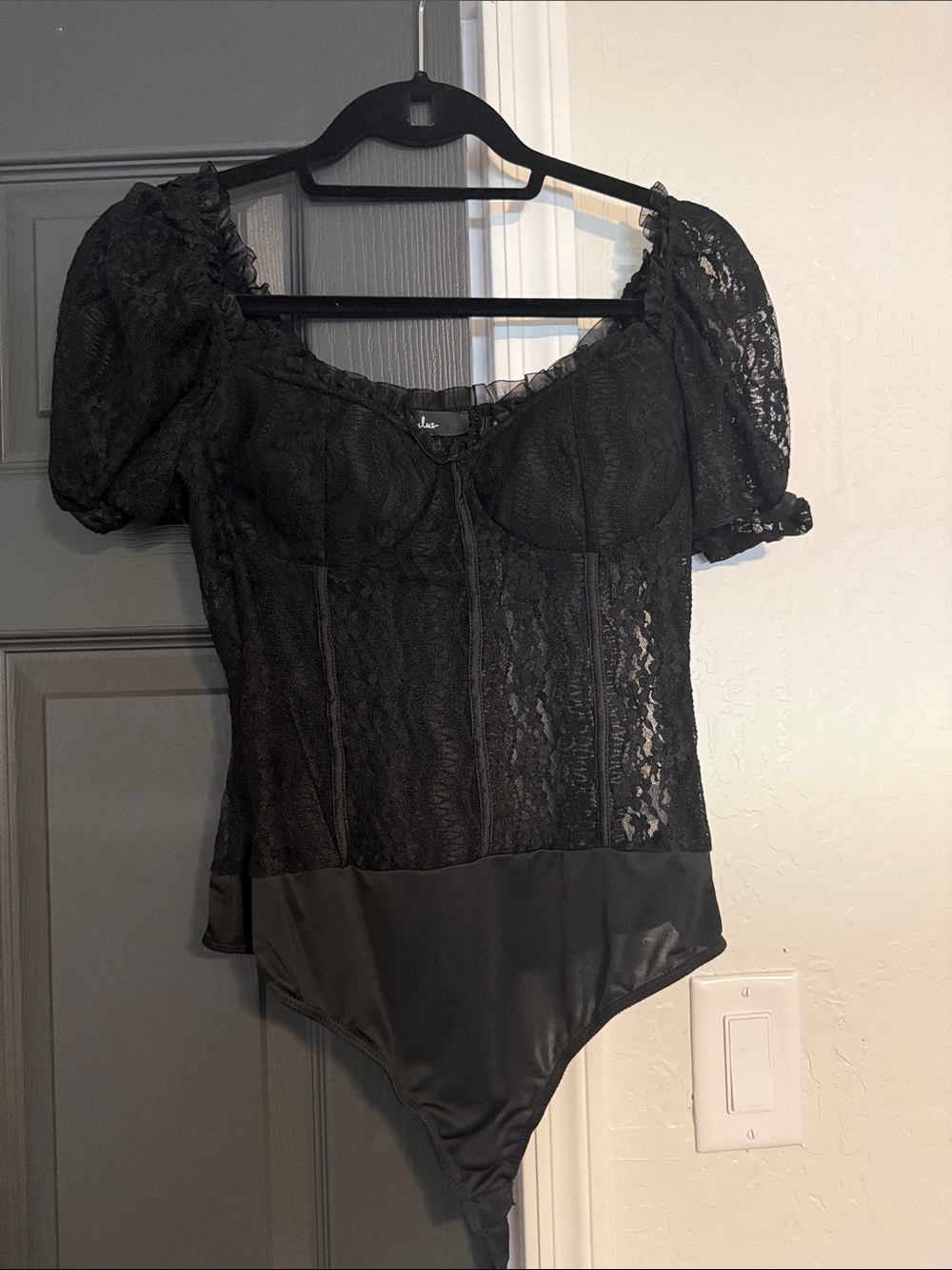 Lulus black lace sleeve bodysuit - medium